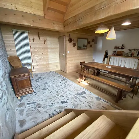 De Montagne Ferienhaus *