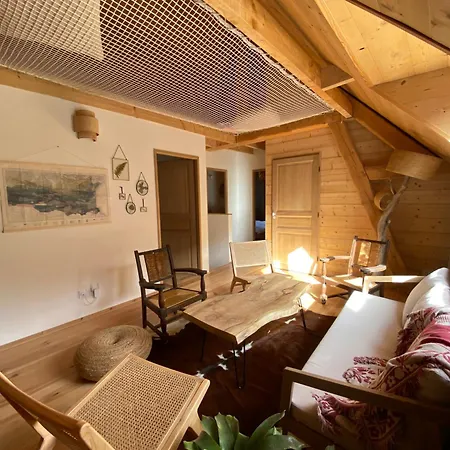 De Montagne Holiday home *